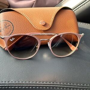 Sunglasses - Women’s Ray Ban